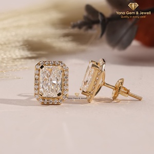 Pendientes de Diamantes Cultivados en Laboratorio CVD con Corte Radiante Halo de 3 Quilates, Claridad VVS2, Color E, para Ocasiones Únicas, Certificados por IGI, Oro Sólido de 14K - Product Image 2