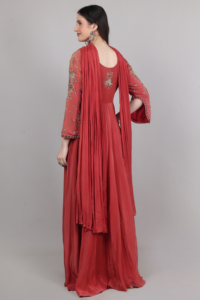 Colección Glam Étnica de Moda, Vestido de Diseñador de 3 Piezas para Mujer, Color Ladrillo, con Cuentas de Lentejuelas y Bordado - Product Image 3