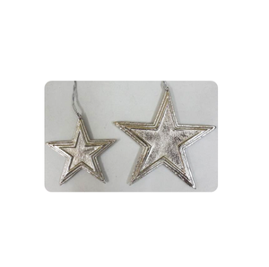 Ornements suspendus en métal éco-responsables faits à la main, durables, en forme d'étoile, avec boucles de ruban texturées, décoratifs pour les fêtes, les mariages et les événements. - Product Image 3