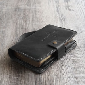 Estuche para Biblia de Cuero Genuino Premium al por Mayor, Cubierta para Libros Cristianos, Fabricante OEM, Reventa FBA - Product Image 1
