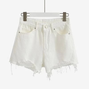 Shorts en jean déchirés taille haute pour femmes, personnalisés, à ourlet brut incurvé, en denim indigo clair, avec bords effilochés, vente en gros - Product Image 1
