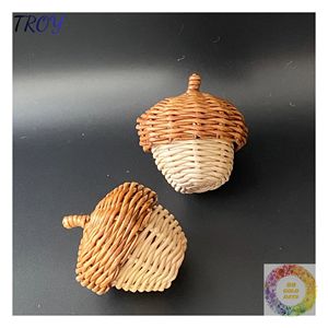 Ornement de Noël en rotin naturel en forme de gland, décoration suspendue en osier pour guirlande de sapin, cheminée et présentation saisonnière - Product Image 2