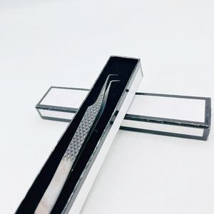 Pince à épiler d'extension de cils en acier inoxydable durable couleur personnalisée noir mat diamant Grip 90 degrés fibre pointue OEM - Product Image 1