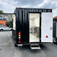 Remorque bar mobile de type conteneur, avec fenêtre de service longue, pré-câblée et pré-alarmpurée pour la conversion en bar mobile personnalisé pour cocktails, bières et matcha.