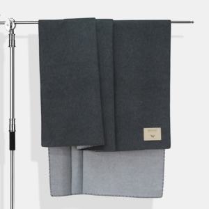 Manta de Cachemira 100% Pura, Diseño Tejido Lujoso, Suave y Cálido, 150*200cm - Product Image 1