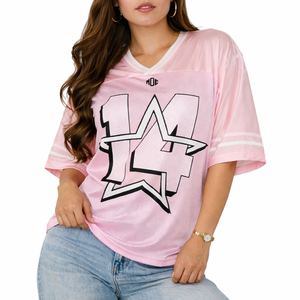 Jersey de Fútbol Americano Personalizado en Malla Rosa para Mujer, Transpirable, de Poliéster, Corte Holgado, Marca Privada, Fabricante de Ropa Deportiva OEM - Product Image 3