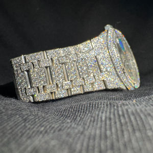 Reloj de Cuarzo de Lujo Cuadrado Estilo Antiguo para Hombre con Correa de Acero Inoxidable, Resistente al Agua y con Detalles de Diamantes - Product Image 1