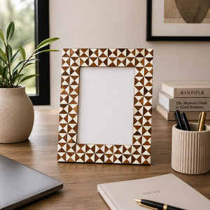 Marco de fotos artístico moderno plegable hecho a mano con incrustaciones de hueso indio, impreso con protección UV, de blossom craft india - Product Image 2
