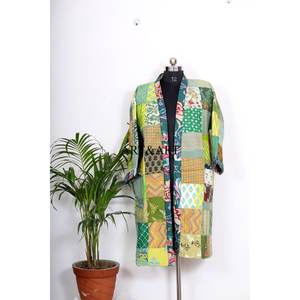 Hermoso Kimono de Algodón y Seda Verde con Parches Kantha, Doble Capa, Hecho a Mano, con Bolsillos y Cinturón - Product Image 1