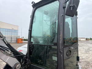 Miniexcavadora Hidráulica Compacta MAVERICK ES60TR 2023 de 1000 Toneladas para Construcción, Jardinería y Proyectos de Servicios Públicos - Product Image 3
