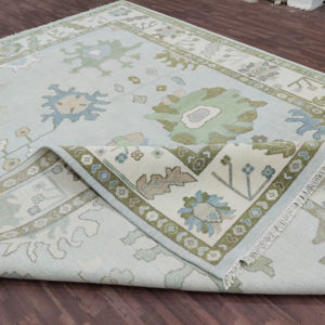 Tapis d'appoint noué à la main, abstrait, vintage, en soie et laine, adapté aux animaux domestiques, très résistant |   Décoration de salon vert bleu pastel - Product Image 1