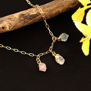 Collar de moda con tres gemas en bruto, cadena de clip chapada en oro de 18k, cuarzo natural en bruto, colgante electrochapado para joyería femenina - Product Image 2