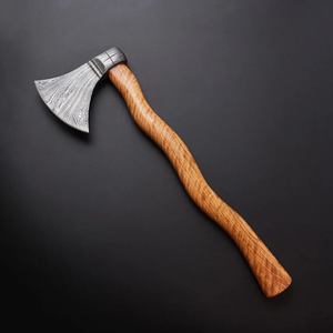 Hache décorative tendance style Viking avec tête à motif Damas, manche en bois courbé et étui en cuir – Idéale pour l'exposition - Product Image 4