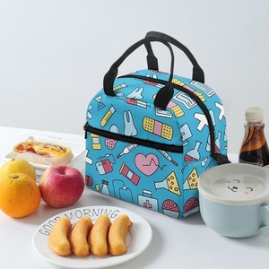 Bolsa de Almuerzo con Diseño de Suministros Médicos para Regalo de Doctor, Impresión Bajo Demanda, Bolsa de Comida Espaciosa, Bolsa de Picnic Aislada y Elegante para Enfermeras - Product Image 3