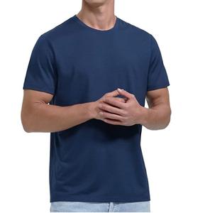 Polo en coton bleu marine de qualité supérieure, design OEM, pour homme, personnalisable, en tricot, respirant, en vente. Chemises en laine tricotées sur mesure pour homme. - Product Image 1
