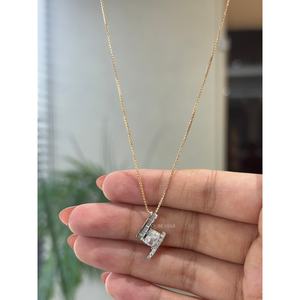 Exclusivo Collar con Colgante de Barra de Diseño en Oro de 14K QUBE STAR con Diamante Cultivado en Laboratorio de Corte Radiante de 1.05 Ct, Geométrico y Fino - Product Image 3