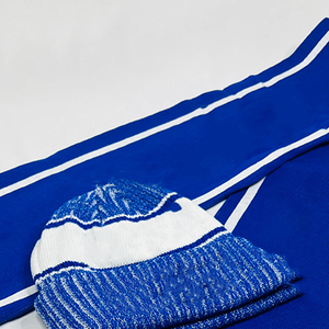 Ensemble bonnet et écharpe en tricot acrylique rayé bleu et blanc avec logo personnalisé Alpha Phi Beta Sorority, pompon premium, équipement d'hiver - Product Image 5