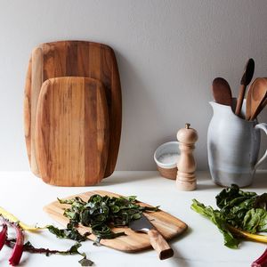 เขียงไม้เนื้อแข็ง ทนทาน ใช้งานได้หลากหลาย สำหรับหั่น สับ เนื้อสัตว์ ผัก ขนมปัง และเสิร์ฟอาหาร ใช้ในบ้าน โรงแรม - Product Image 1
