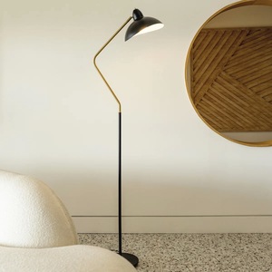 Lámpara de Pie Industrial de Hierro con Diseño de Bombilla Expuesta para Decoración Rústica del Hogar - Product Image 6