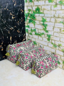 Ensemble de trousses de maquillage matelassées légères faites à la main avec fermeture éclair, en coton à imprimé floral, sac cosmétique de voyage, organiseur de toilette, magnifique cadeau - Product Image 2