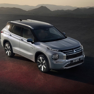รถ SUV 4x4 เครื่องยนต์แข็งแกร่ง นั่งสบาย มิตซูบิชิ เอาท์แลนเดอร์ มือสอง เหมาะสำหรับครอบครัว - Product Image 2