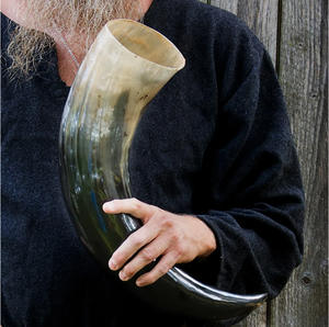 Corne à boire viking artisanale en corne de buffle naturelle, style authentique - Product Image 4