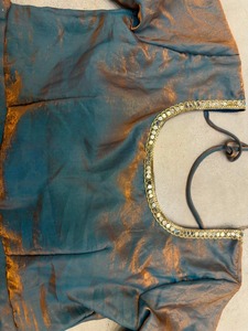 Ensembles Kurta Anarkali en Soie Bleu Turquoise pour Femmes avec Dupatta Magenta Bordure Dorée Manches Longues Tenue de Soirée Ethnique Festive Luxe - Product Image 3