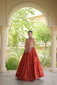 Conjunto de Lehenga Choli de Algodón para Mujer, Estampado Étnico Indio, con Trabajo de Gota Patti y Espejos, Especial para Navratri - Product Image 3