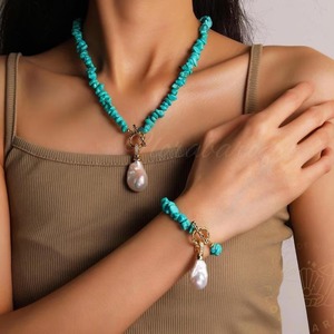Collier en résine fait main écologique, bijoux élégants pour femmes, accessoire unique très demandé - Product Image 2