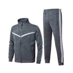Chándal premium para hombre con ajuste cómodo y material duradero, ideal para correr, sesiones de entrenamiento y uso casual. - Product Image 1