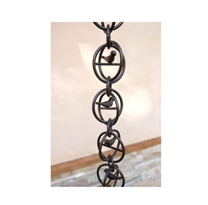 Cadena de lluvia metálica ecológica para una gestión sostenible del agua de lluvia con una elegante decoración para exteriores. - Product Image 1