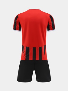 ชุดวอร์มคุณภาพสูง เสื้อยืดออกกำลังกายรัดรูป ชุดวิ่งแห้งเร็ว ผ้าระบายอากาศ ชุดกีฬาสำหรับผู้ชาย - Product Image 3