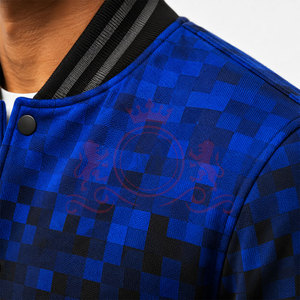 Chaqueta Letterman Moderna Informal en Degradado Azul y Negro, Tejido Ligero, Cuello Acanalado, Cómoda - Product Image 6