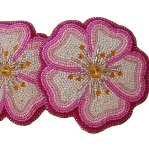 Tapis de table en perles brodées colorées dans un napperon rectangulaire au design de jardin unique pour le printemps, l'été et les loisirs en plein air - Product Image 5