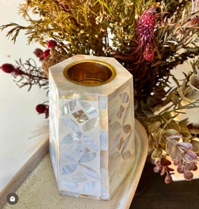 Brûleur d'encens Bakhoor arabe unique fait à la main en bois blanc avec incrustation d'os de nacre Taille de cadeau standard - Product Image 1