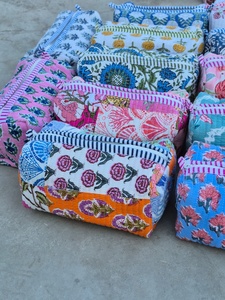 Hot Selling Vintage Large Cosmetic Bags Cotton Quilted Wash Bag Block Printed Handmade Toiletry Bag for Women - Product Image 2
