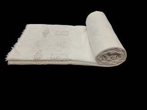 Tela de Algodón Blanco Premium con Bordado Schiffli - Tela Transpirable 100% Algodón para Vestidos - Venta al Por Mayor de Fábrica - Product Image 4