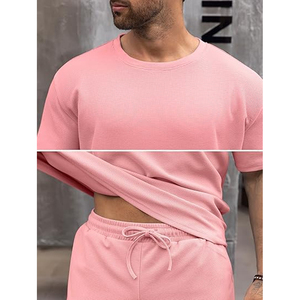 Conjunto a juego para hombre, fabricante de camisetas de algodón y pantalones cortos tipo cargo, conjunto de verano de 2 piezas, OEM, ODM, logotipo personalizado - Product Image 5
