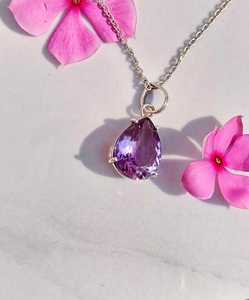 NIKHIL GEMS Collier Pendentif Poire Vintage en Argent Sterling 925 avec Améthyste Goutte d'eau, Pierre Précieuse Naturelle Violette, Certifié par un tiers - Product Image 1