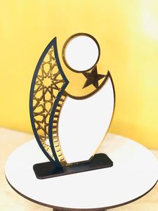 Trophée de triple victoire à l'étoile d'or sur socle en marbre. Commandes en gros disponibles à prix de gros. - Product Image 6