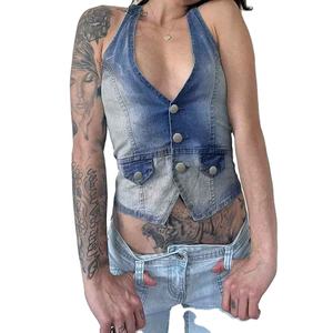 Top Corto de Mezclilla para Mujer, Corte Entallado, Sin Mangas, Lavado Claro, Ecológico y Transpirable, con Detalles de Costura, Marca Solid International - Product Image 4