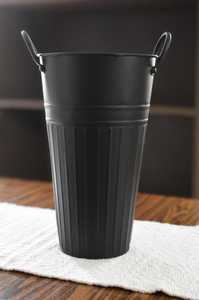 Vase à fleurs vintage noir en forme de seau, style campagnard français, pot de fleurs en métal, conteneur floral pour décoration de fête ou de jardin - Product Image 4