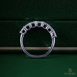 Bague de mariage de luxe en or blanc 14 carats avec diamant de laboratoire taille émeraude multi-pierres 2,83 carats certifié IGI, anneaux classiques partagés - Product Image 4