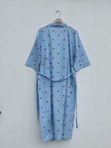 Robe kimono en coton imprimé floral artisanal, vêtements de détente indiens, été, printemps, séchage rapide, pour femmes - Product Image 2