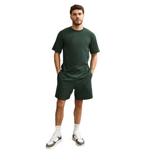 Ensemble T-shirt et short de sport pour homme avec logo personnalisé, 100% coton respirant, motif uni, style décontracté - Product Image 1