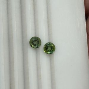 Excelente Par de Turmalinas Verdes Menta Naturales, Corte Redondo, 3.50 Quilates, Claridad Loupe, Grado AAAA, Joyería Fina de Madagascar, Gema de Calidad - Product Image 5