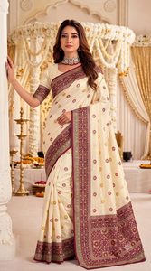 Sari de Seda Crema AARA Fashion con Borde Marrón y Estampado Floral, Protección Solar para Bodas, Ropa Tradicional para Mujer - Product Image 5