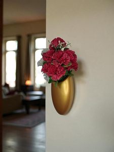 Maceta moderna chapada en oro con flores artificiales para decoración de interiores - Product Image 2