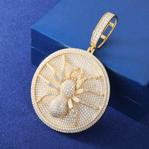 Colgante de Araña Chapado en Platino con Diamantes Redondos de Corte Brillante, Joyería Temática Hiphop para Hombre, Regalo - Product Image 2