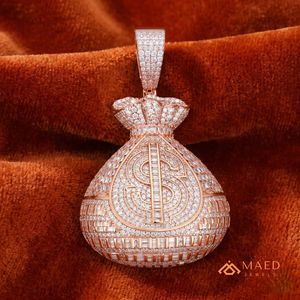 Collar con Colgante de Bolsa de Dinero Chapado en Oro Rosa con Moissanita, Joyería de Moda para Hombres y Mujeres, Colgante Fino Estilo Nueva York, Look Moderno y Chic - Product Image 4